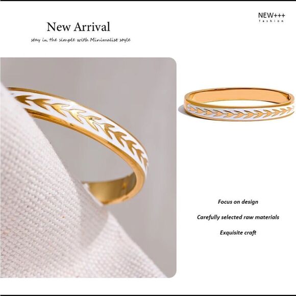 #45 Retro White Enamel Bangle Bracelet - Picture 7 of 9